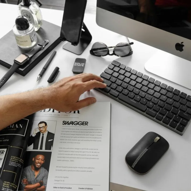 Luxe Textured Grooming Brush