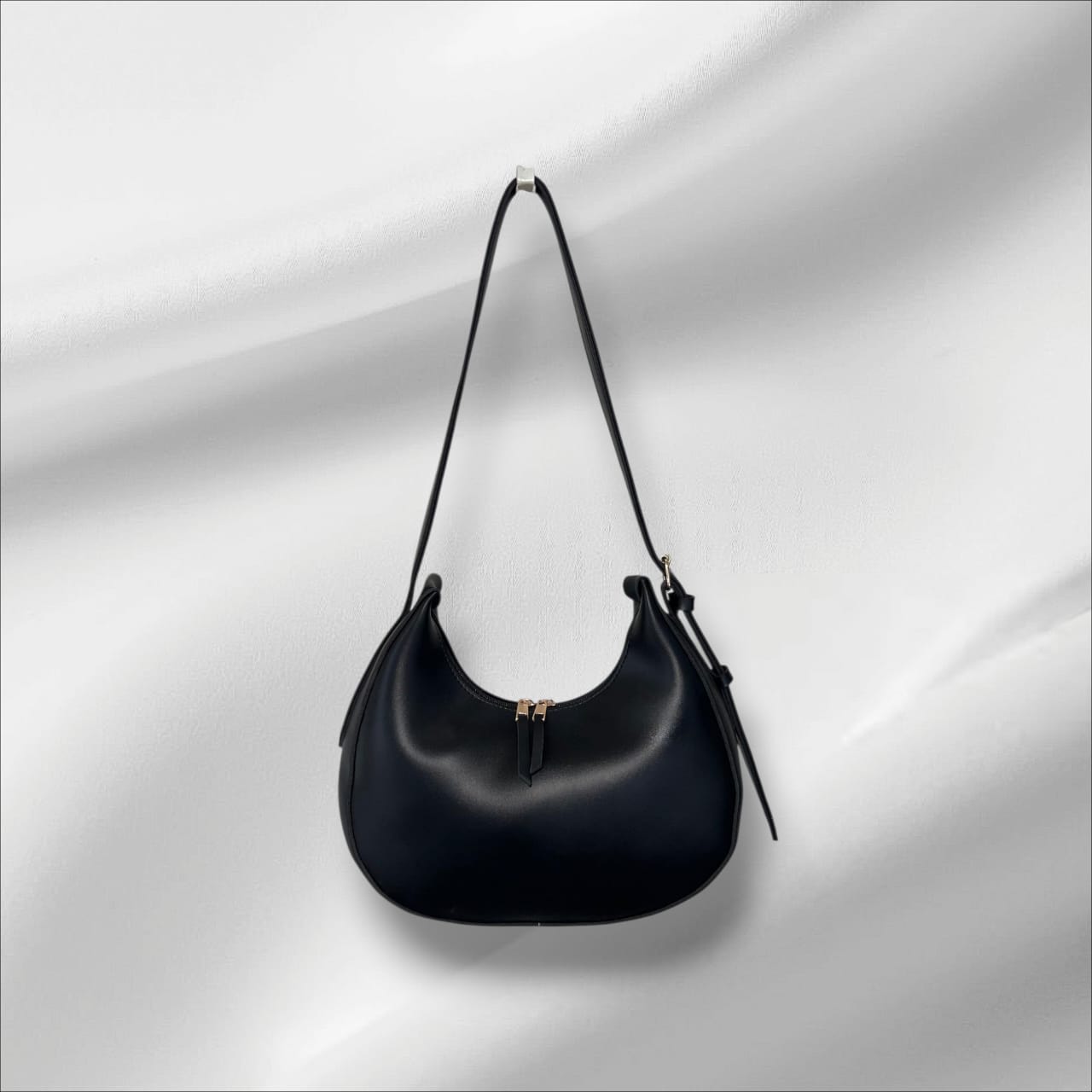 Crescent Hobo — Black