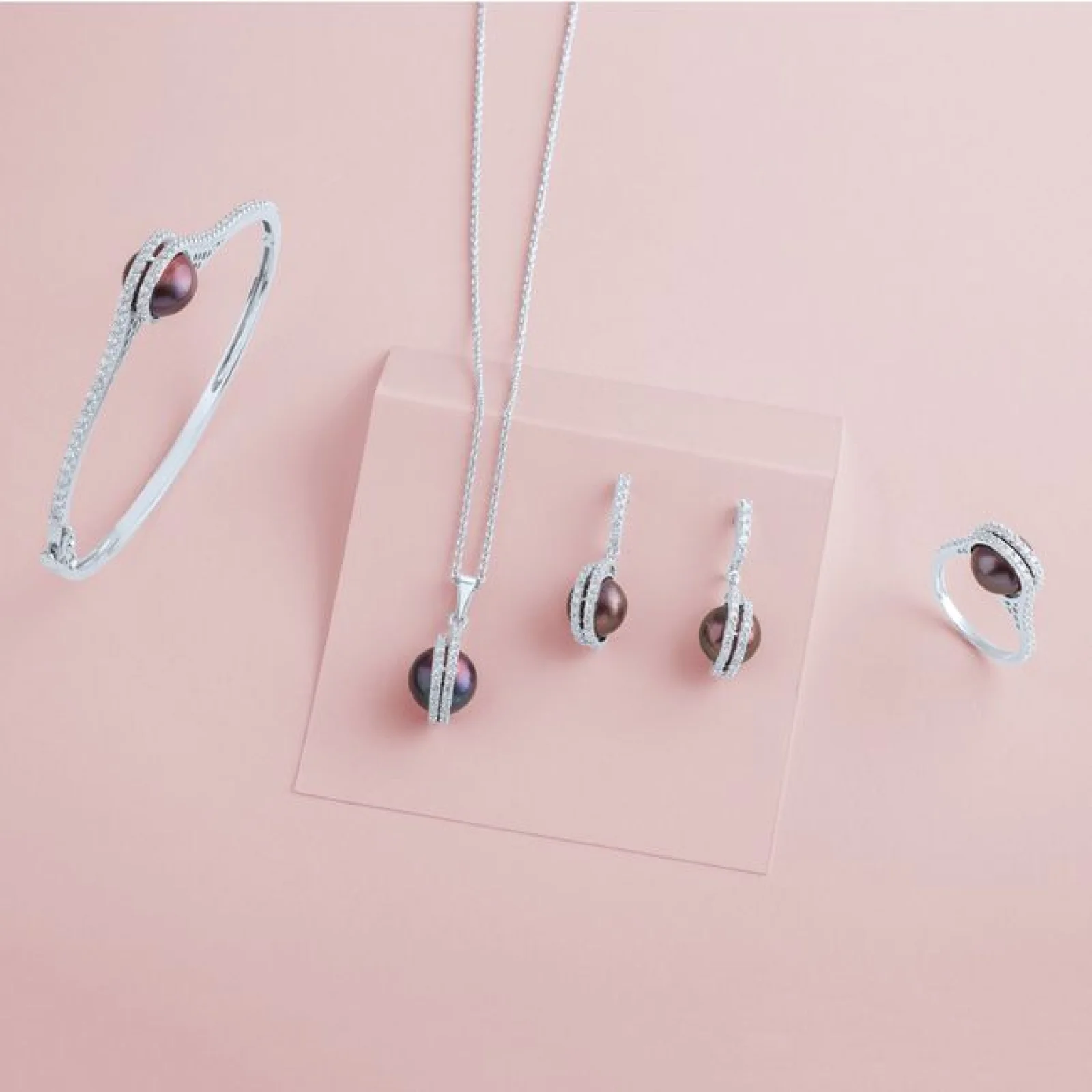 Essential Hand-Finished Chain Bracelet