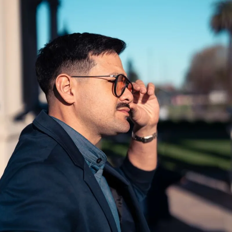 Premium Velvet Wayfarer Frame