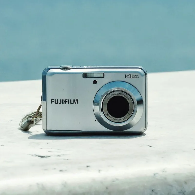 Essential Velvet Action Camera